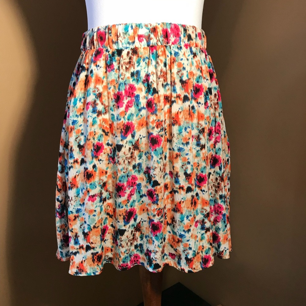 Lily White colorful skirt, size small.
